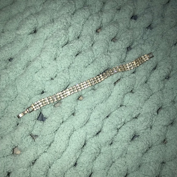 Faux Diamond bracelet - Picture 6 of 8